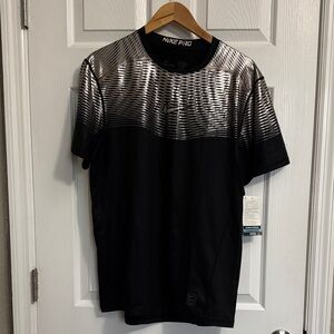 Nike Pro Men's Black and Silver Short Sleeve Tee